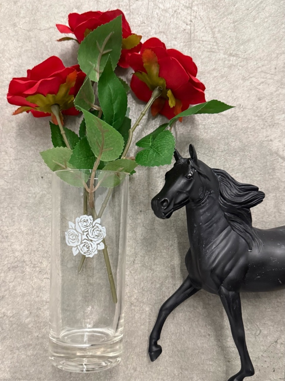 $20 FIRM - Tall Glass “Run for the Roses” Kentucky Derby Drinking Glass / Vase